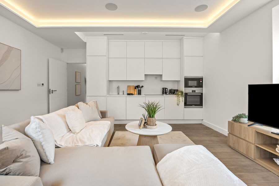 1 Bedroom Apartment dining area