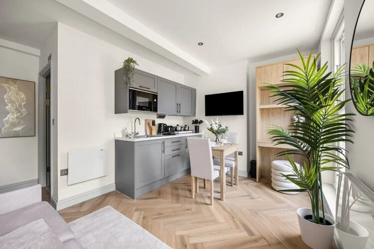 Kensington High Street living area