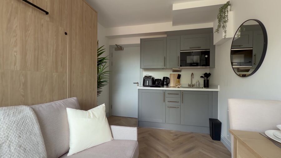 Studio Apartment bathroom